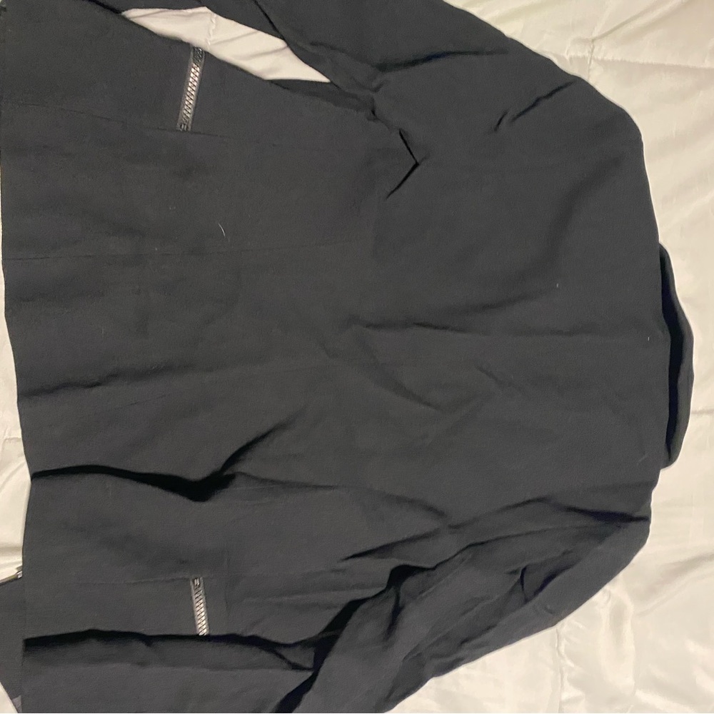 Black Blazer With Patterned Collar - image 4